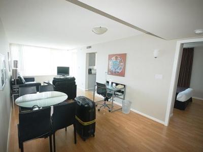 Carmana Hotel & Suites