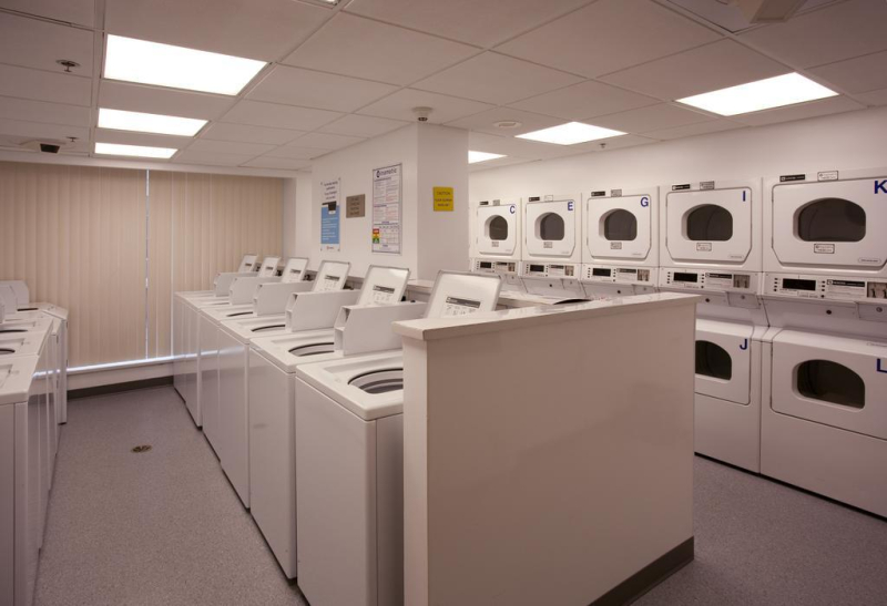 Carmana Hotel & Suites