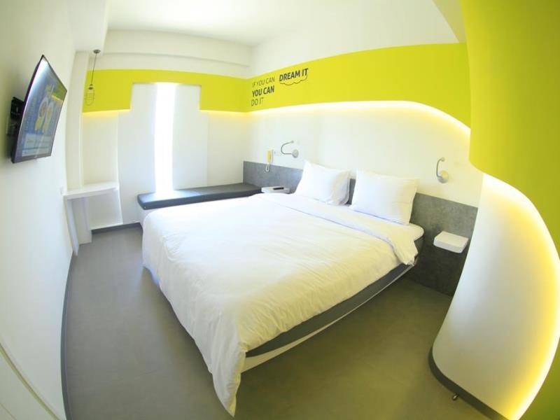 Yello Hotel Jemursari