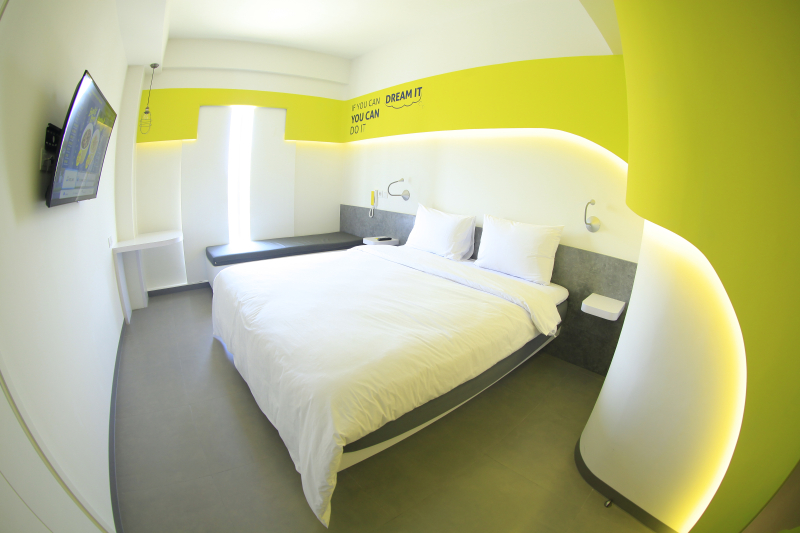 Yello Hotel Jemursari