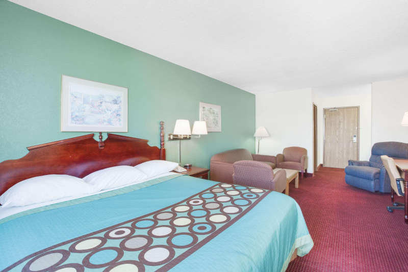 Super 8 By Wyndham Kennett