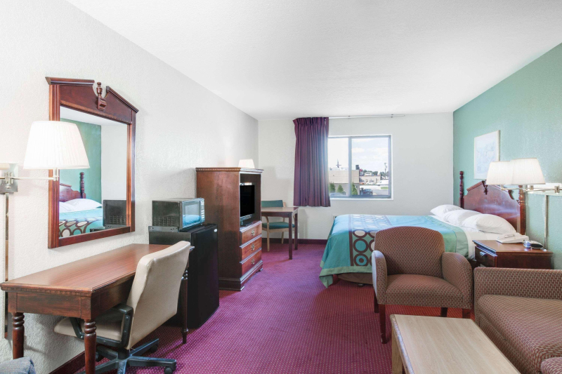 Super 8 By Wyndham Kennett