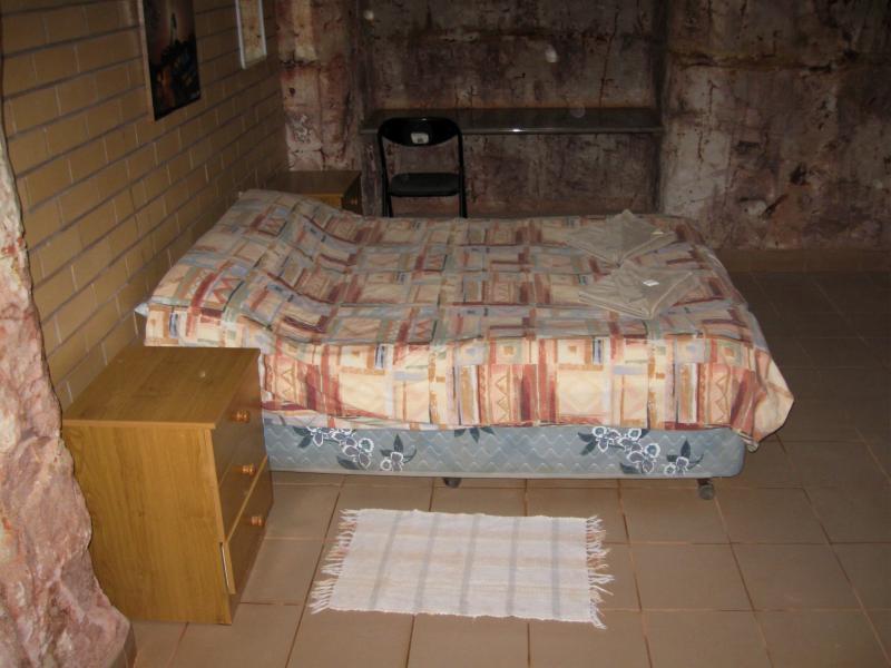 Radeka Downunder Underground Motel