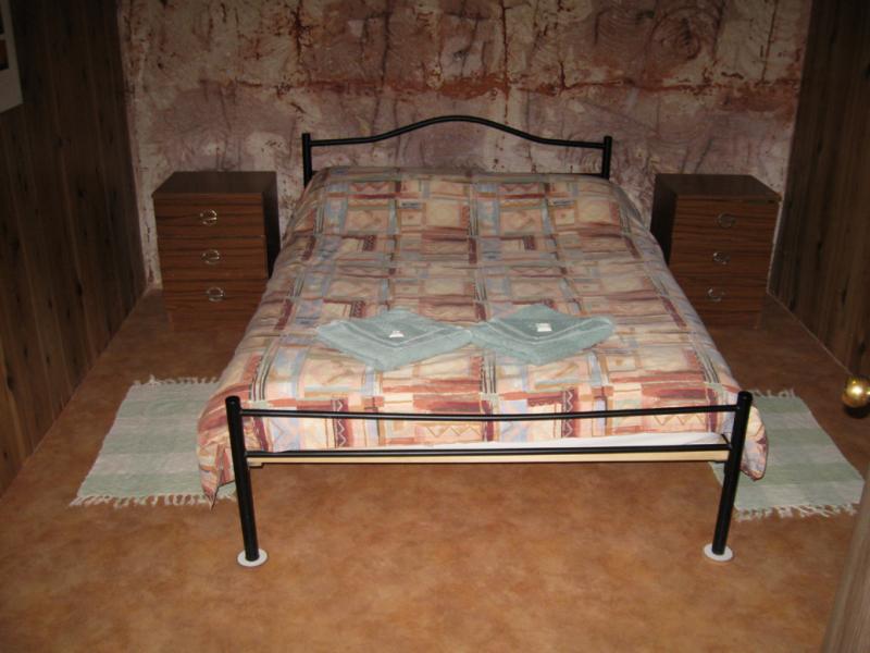 Radeka Downunder Underground Motel