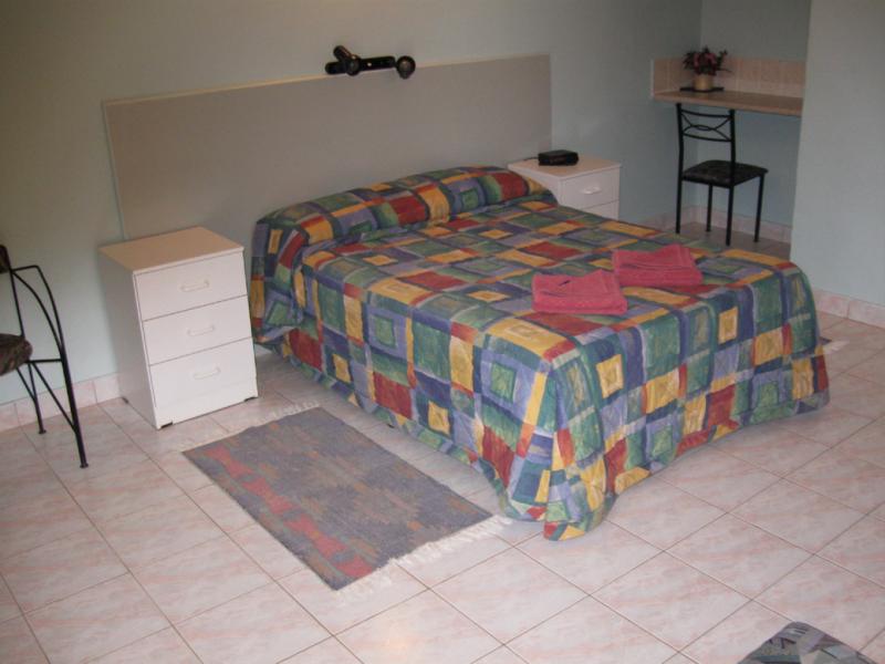 Radeka Downunder Underground Motel