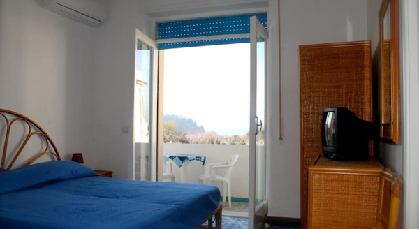 Las mejores ofertas de Bristol Neapolitan Riviera