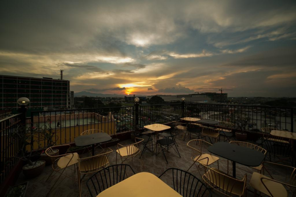 Las mejores ofertas de 950 Condotel Angeles 