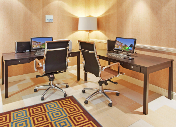 Las mejores ofertas de Holiday Inn Express & Suites Santa Cruz California City 