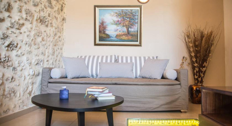 Porto Enetikos Suites