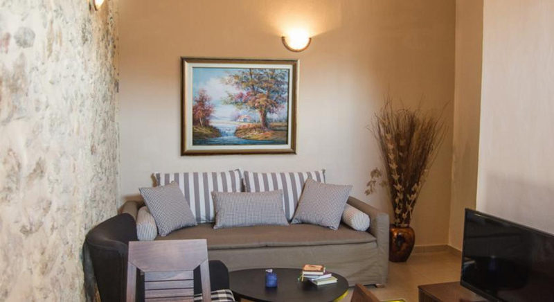 Porto Enetikos Suites