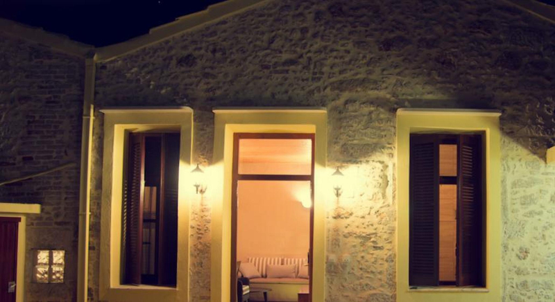 Porto Enetikos Suites