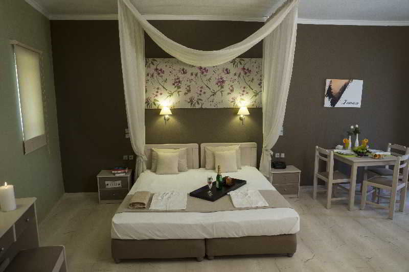 Elia Stalos Apartments