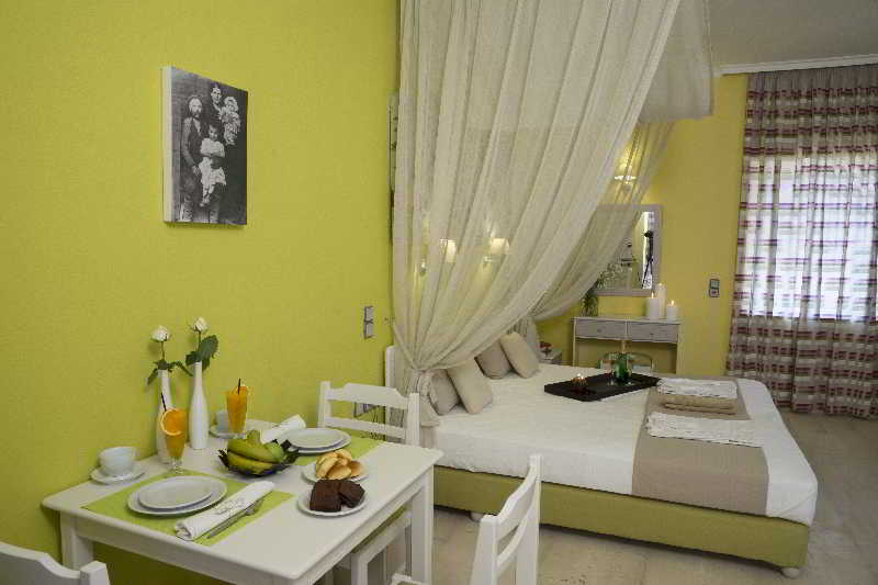 Elia Stalos Apartments