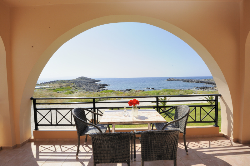 Nanakis beach apartments