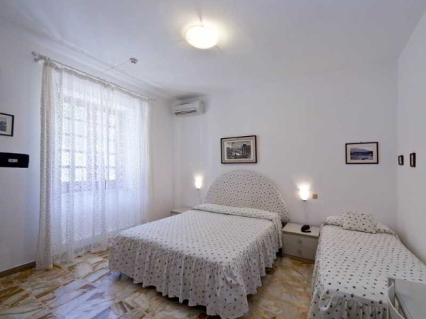 Las mejores ofertas de Ape Regina Neapolitan Riviera