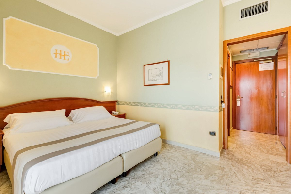 Las mejores ofertas de Europa Stabia , Sure Coll. by Best W. Neapolitan Riviera