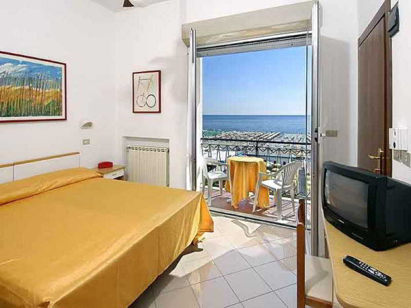 Las mejores ofertas de Hotel Lungomare Cervia RIMINI