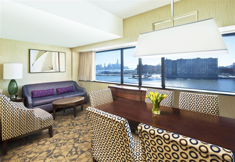 Sheraton Lincoln Harbor Hotel