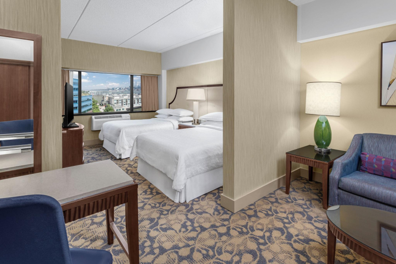 Sheraton Lincoln Harbor Hotel