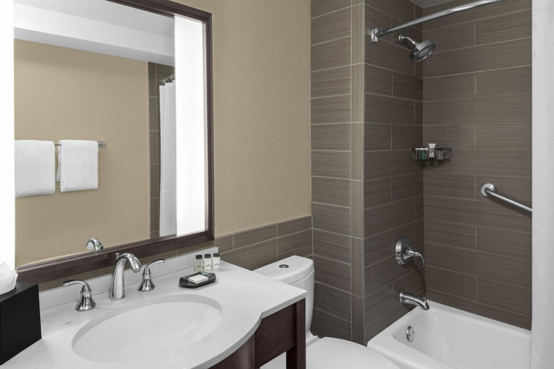 Sheraton Lincoln Harbor Hotel