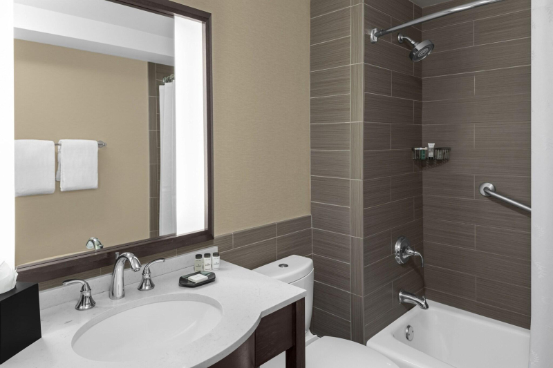 Sheraton Lincoln Harbor Hotel