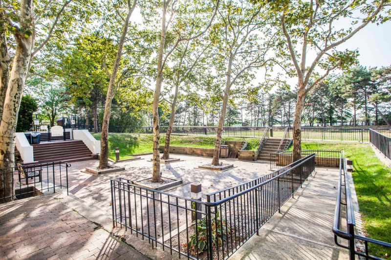 Clarion Hotel Empire Meadowlands Hotel