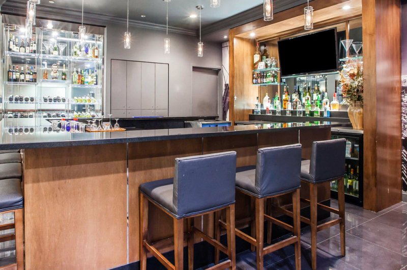 Clarion Hotel Empire Meadowlands Hotel