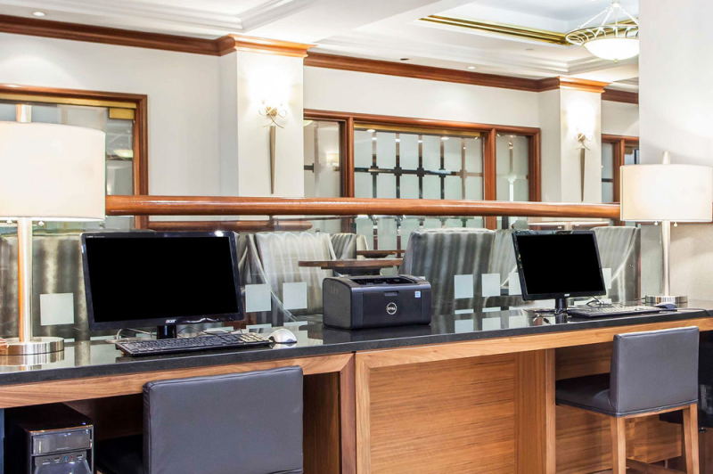 Clarion Hotel Empire Meadowlands Hotel