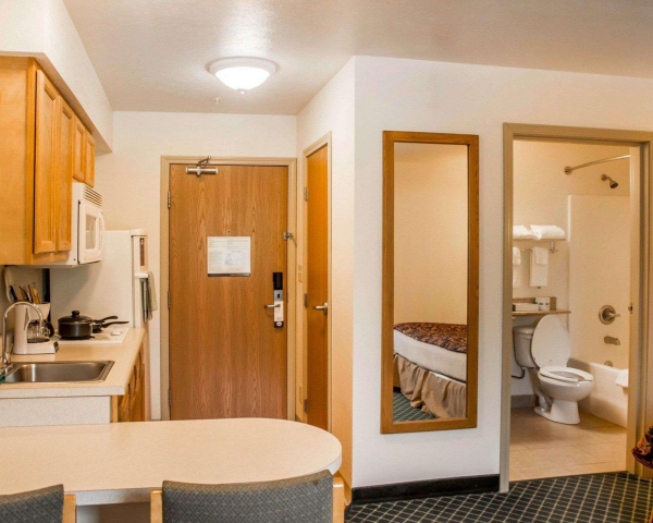 Las mejores ofertas de Suburban Studios Dayton-WP AFB Dayton 