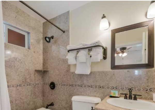 Las mejores ofertas de Clarion Collection Carmel Oaks Inn California City 