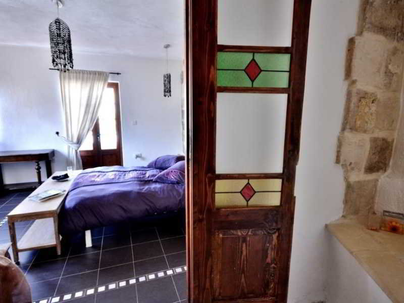 Number 19 Executive Suites