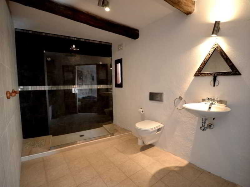 Number 19 Executive Suites