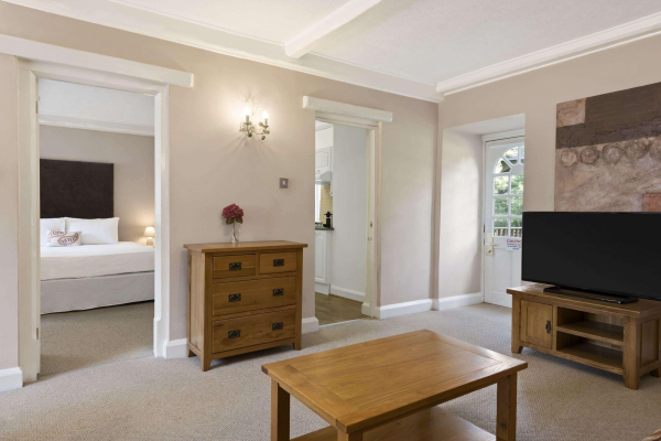 Las mejores ofertas de Ramada Resort by Cwrt Bleddyn Hotel & Spa Central London