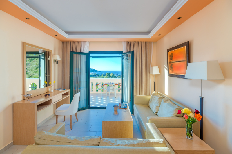 Ai Yannis Suites & Apartments