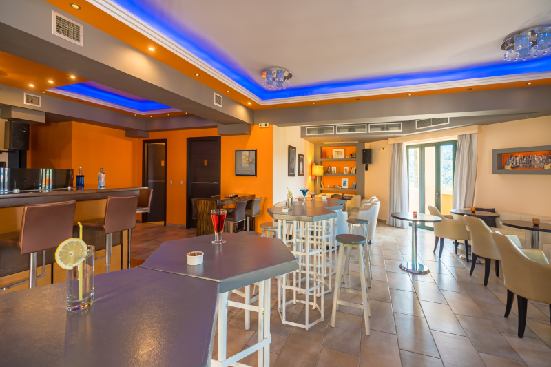 Ai Yannis Suites & Apartments