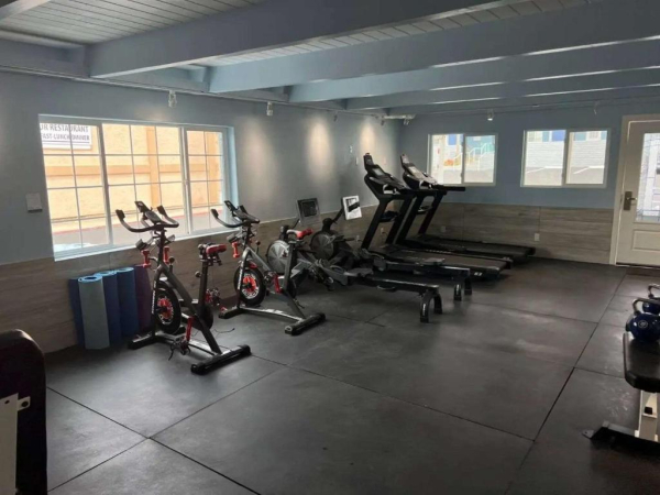 Las mejores ofertas de Pacific Coast Roadhouse SureStay Collection by BW California City 