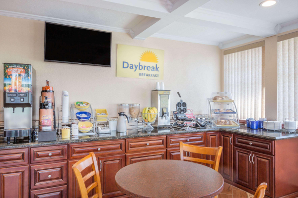 Las mejores ofertas de Days Inn by Wyndham King City California City 