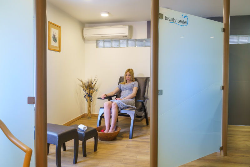 Kyma Suites Beach Hotel