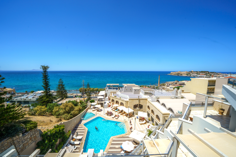 Macaris Suites & Spa