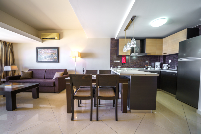 Macaris Suites & Spa