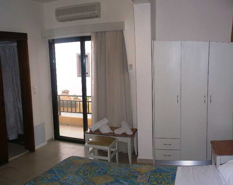 Camelia Studios Apartments