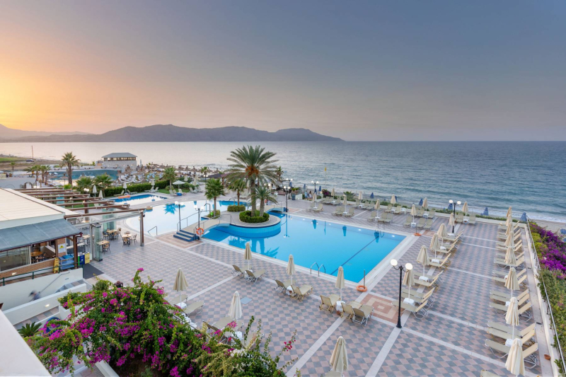 Hydramis Palace Beach Resort