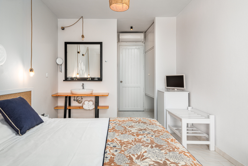 Mrs Chryssana Beach Hotel