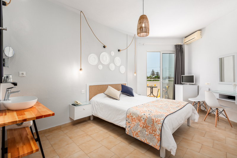 Mrs Chryssana Beach Hotel