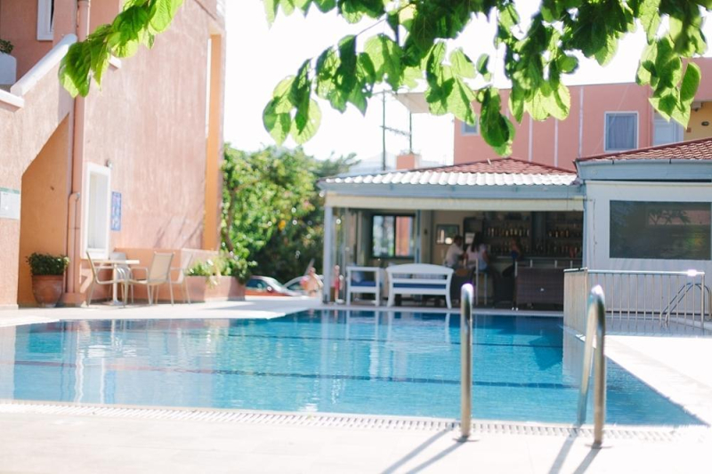 Ormos Atalia Aparthotel