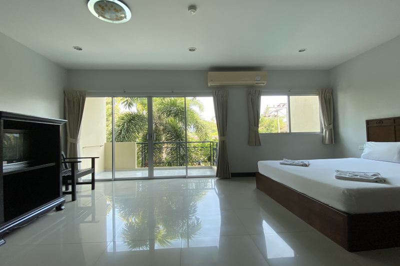 C.A.P. Mansion Hotel by ZUZU