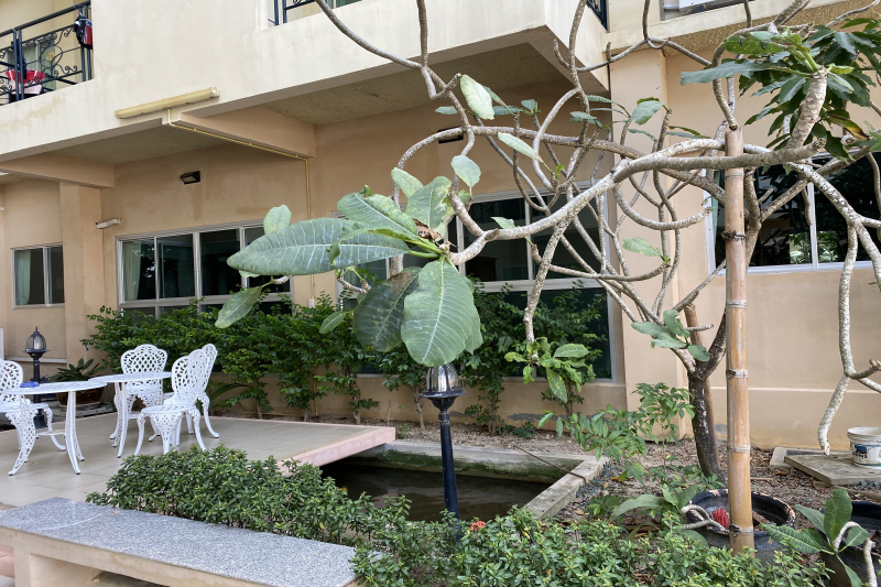 C.A.P. Mansion Hotel by ZUZU