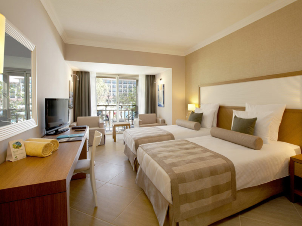 Las mejores ofertas de Paloma Oceana Side