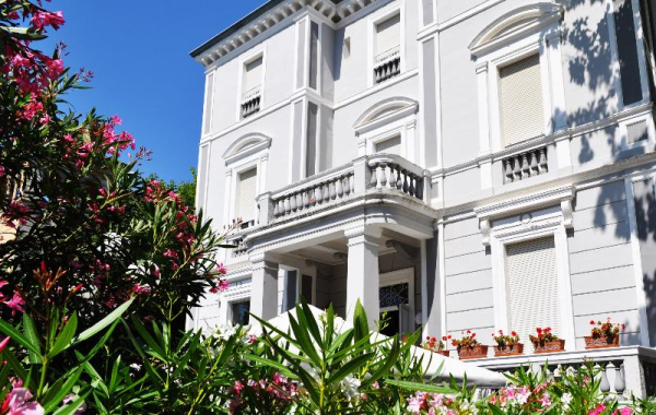 Las mejores ofertas de HOTEL ESEDRA RIMINI