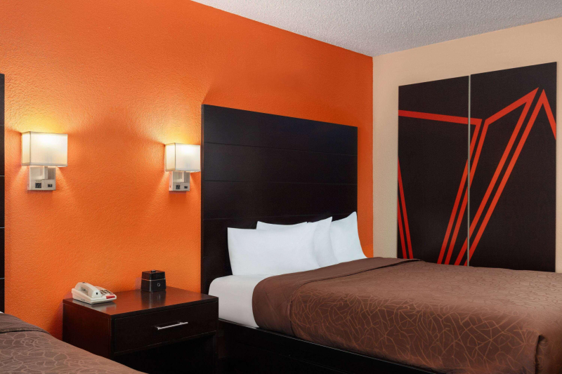 Howard Johnson by Wyndham Williams